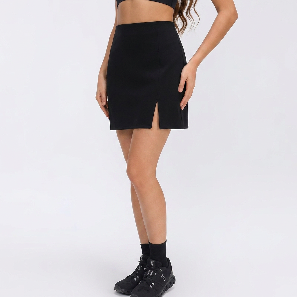 Robe courte à fente